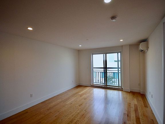 3rd image of 63-34 Fresh Pond Rd #4G