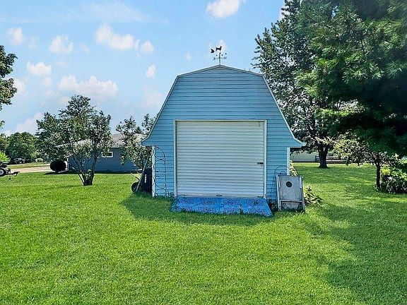 4th image of 502 Fox Knoll Dr