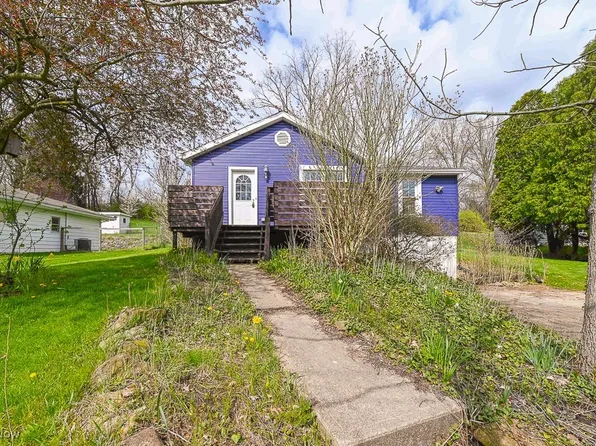 4648 Krancz Dr, Barberton, OH 44203