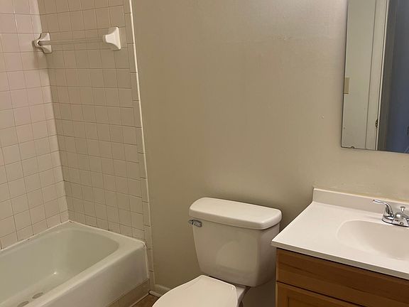 4th image of 48 S 24th St #4