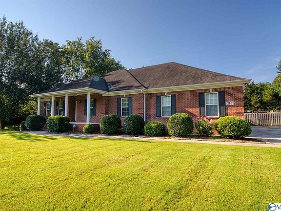 5th image of 216 Kelsey Lynn Ln