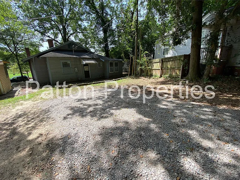 2221 Greene St — Photo 16