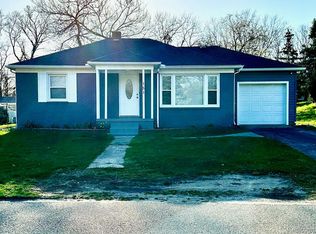 151 University Dr, Howell, MI 48843