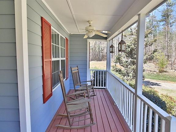 4th image of 2900 Maple Way