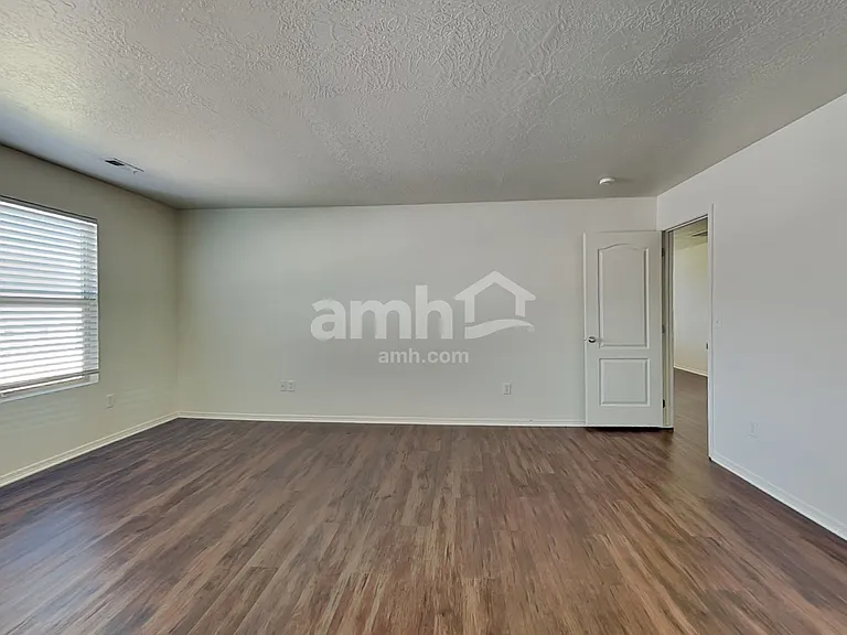 2464 S 3585 W — Photo 12