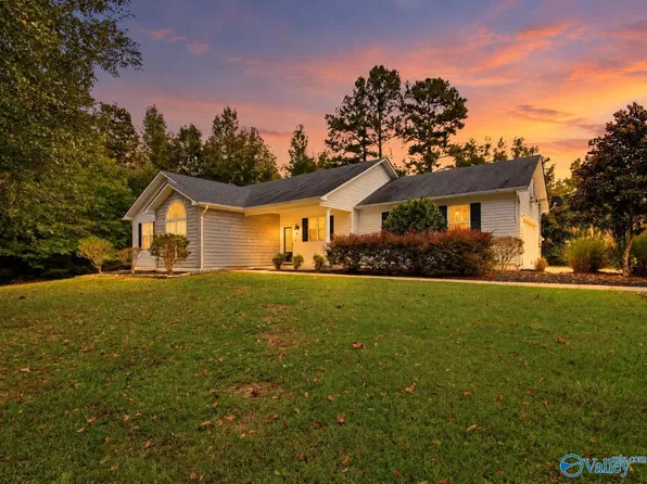 11 Woodland Rd, Boaz, AL 35956