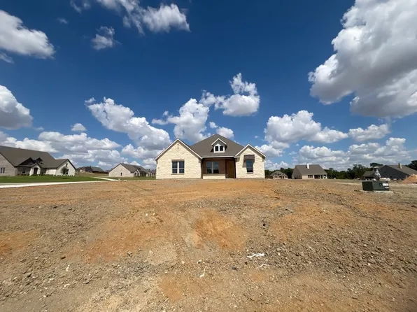 800 Monterey Cir, Van Alstyne, TX 75495