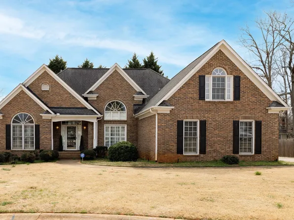 216 Sun Garden Ct, Greenville, SC 29615