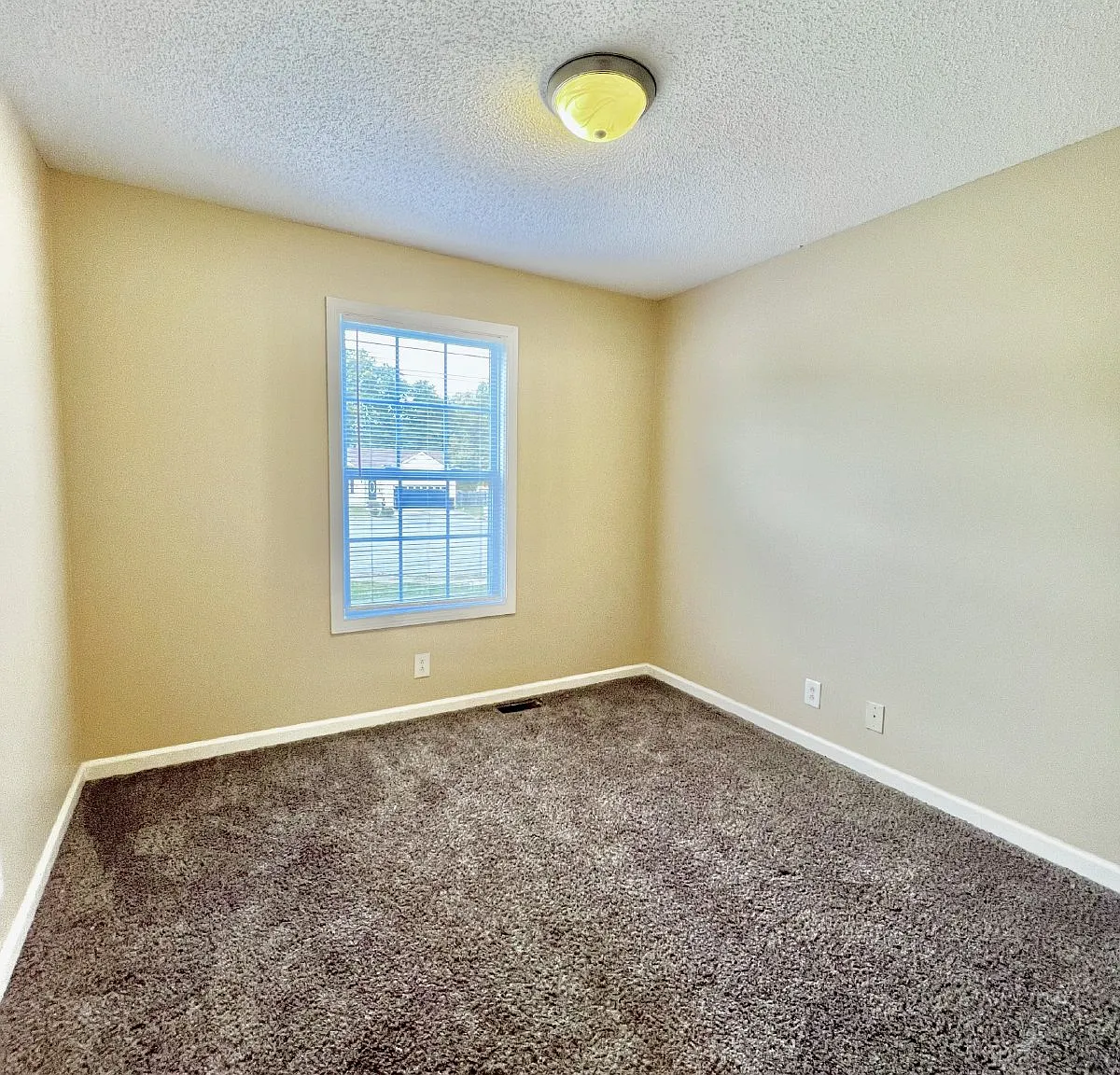 3 bed, 2.0 bath, 1200 sqft, $1,525 — Photo 4