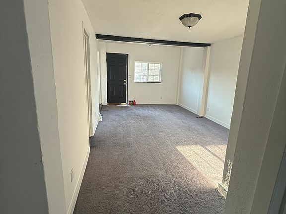 4th image of 3540 Dupont St