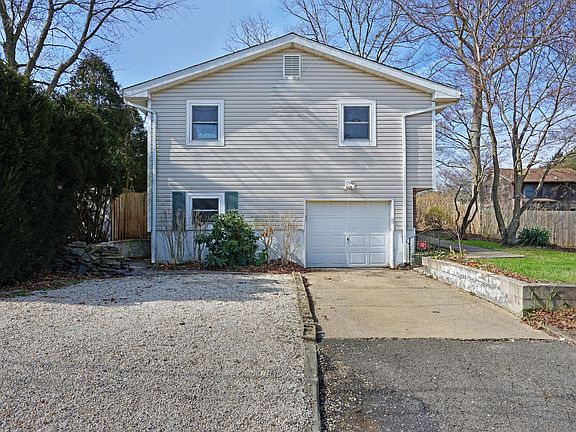 2nd image of 2087 Crestwood Dr