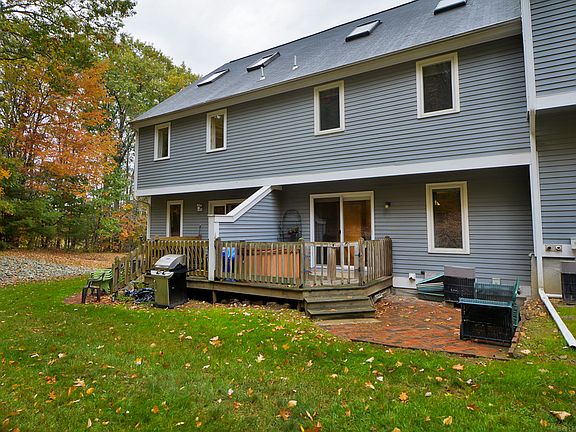 3rd image of 58 Country Hill Ln