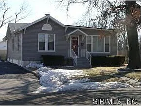 800 N Center St photo 1