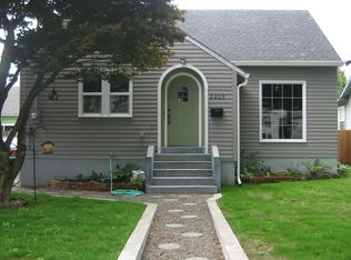 2209 5th St, Tillamook, OR 97141