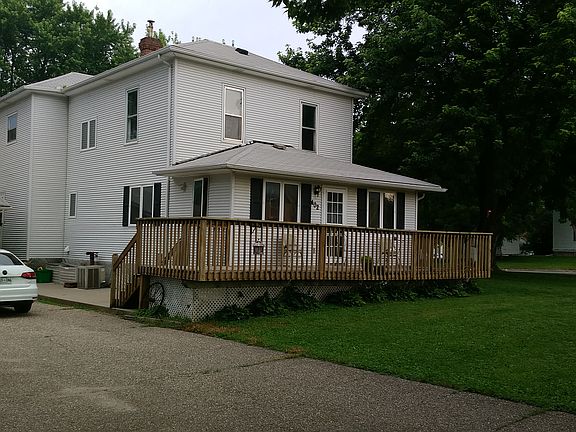 2nd image of 402 W 2nd St