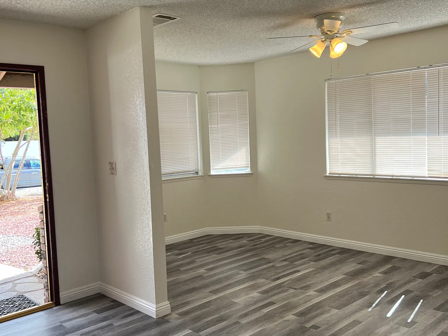 3 bed, 1727 sqft, $2,500 — Photo 3