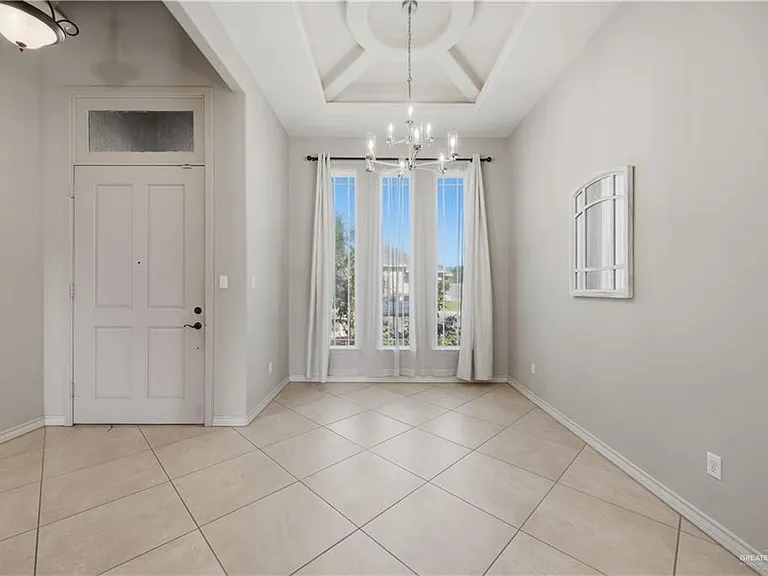 1807 S Villa Real Dr — Photo 3