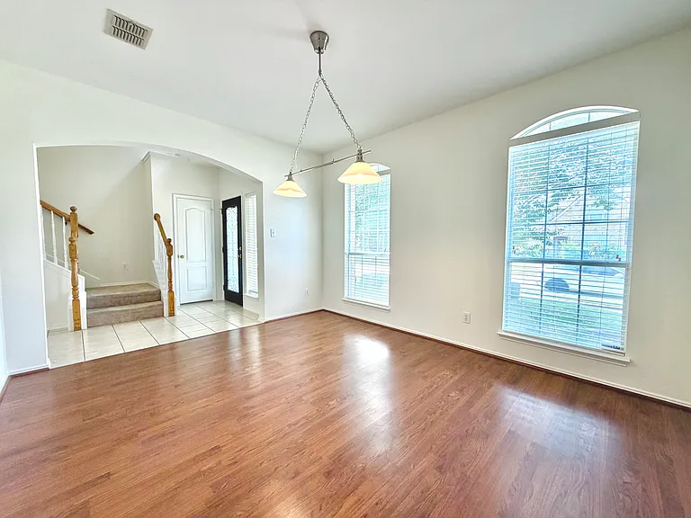 516 Hawken Dr — Photo 12