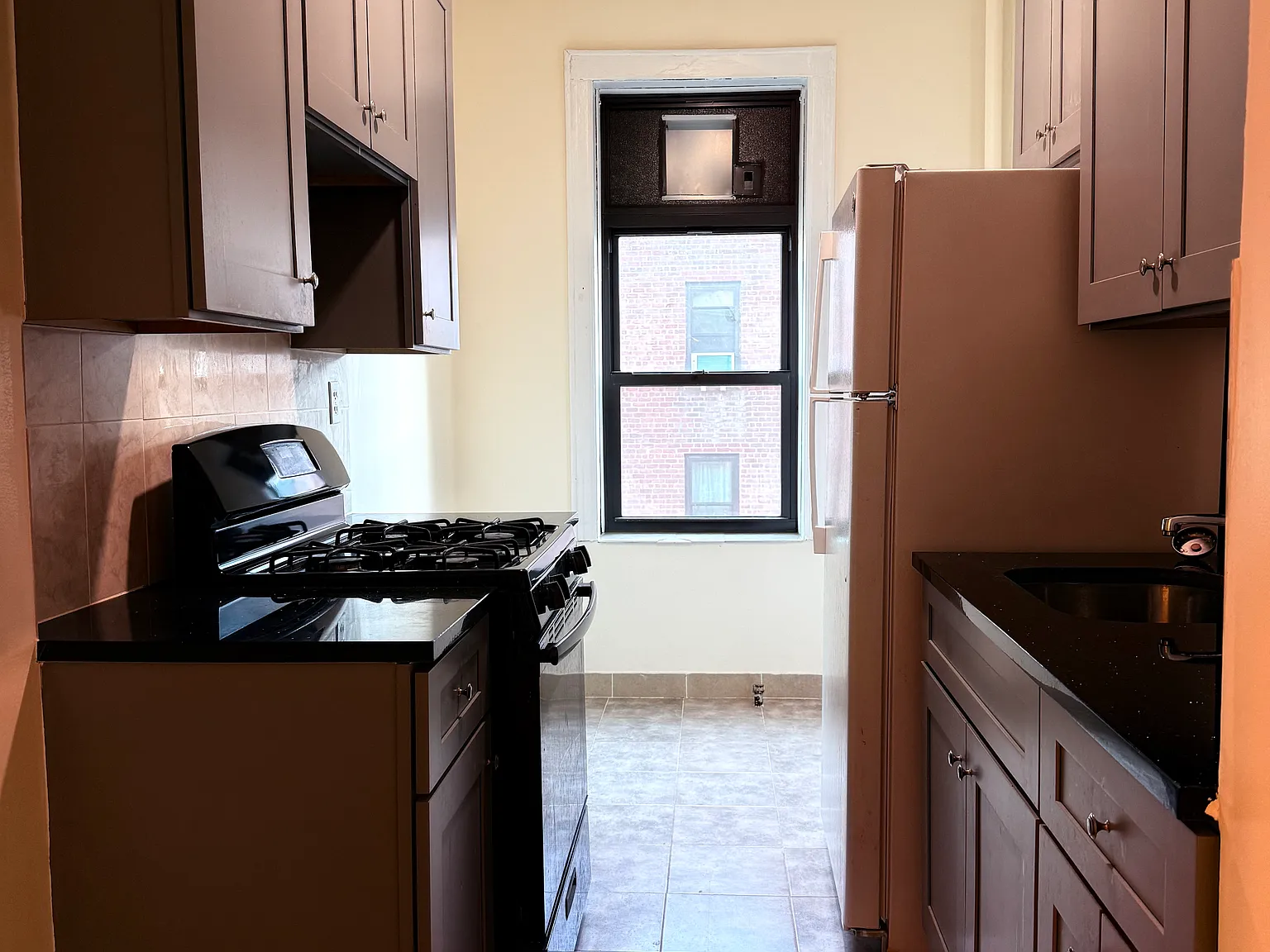 14444 Sanford Ave — Photo 3