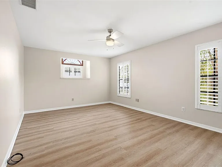 345 Bailey St — Photo 28