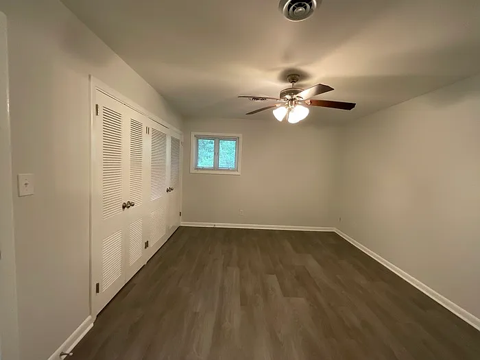 411 N Thompson St — Photo 16