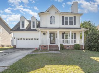 715 Bent Creek Dr, Hope Mills, NC 28348
