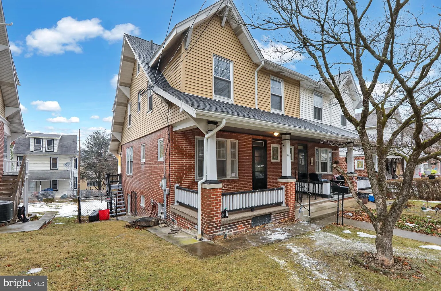 2329 Fairview Ave photo 1