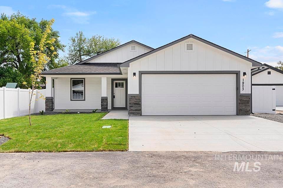 1st image of 1903 Oregon Ln