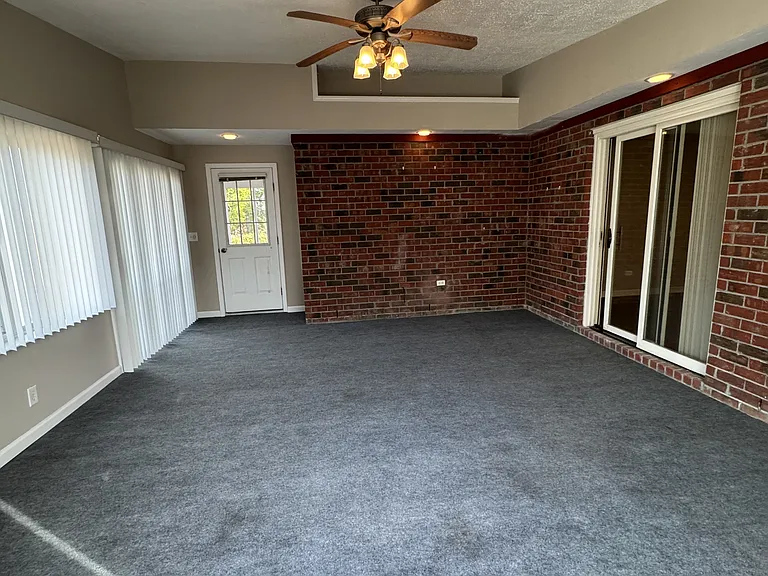 425 Spauldingwood Rd — Photo 9
