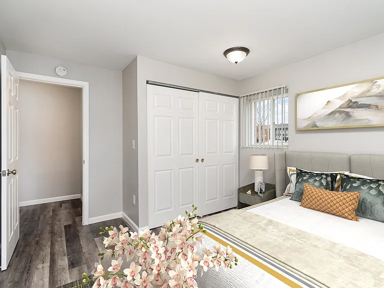 The Heights Apartments — Photo 17
