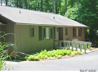 109 Middle Connestee Trl, Brevard, NC 28712