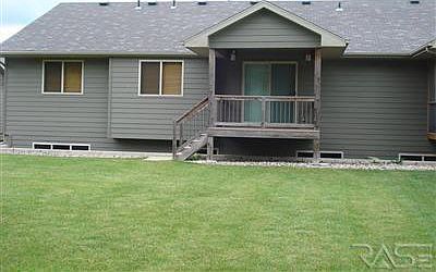 2nd image of 302 S Emmett Trl