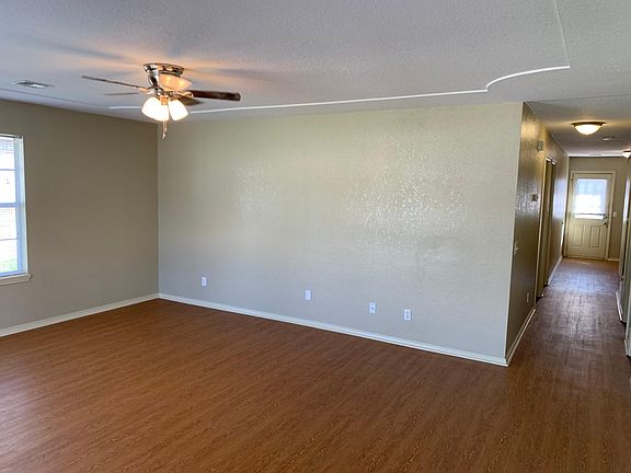 4th image of 60 Holly Dr #B
