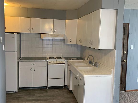 4th image of 408 Bellevue St APT 3