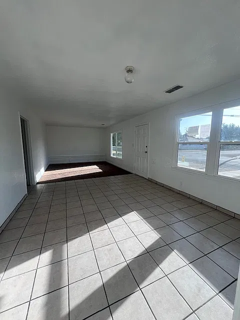 2 bed, 1100 sqft, $1,750 — Photo 2