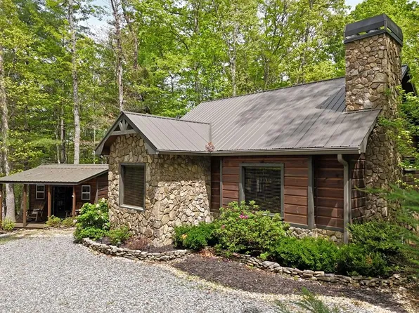 211 Winding Brook Trl, Morganton, GA 30560