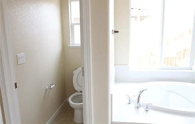 254 Altadena Cir — Photo 25