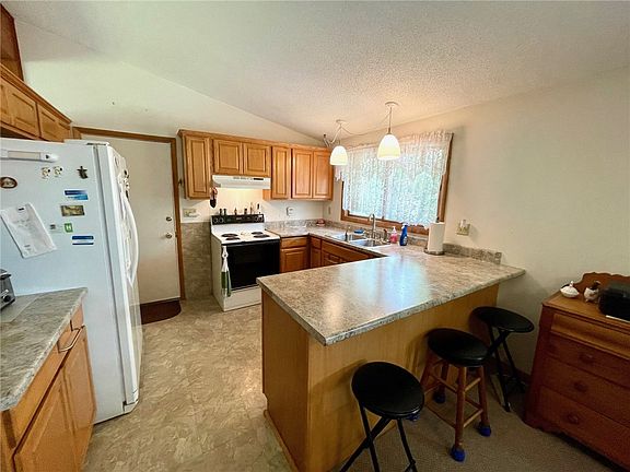 4th image of 213 21st Street N