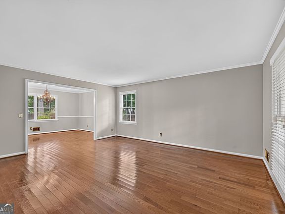 4th image of 4682 Stonehenge Dr