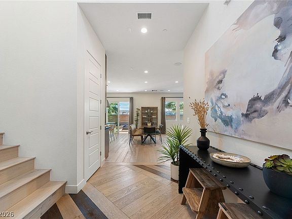 3rd image of 10125 Sequoia Glen Ave