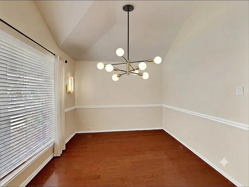 4 bed, 1972 sqft, $2,450 — Photo 2