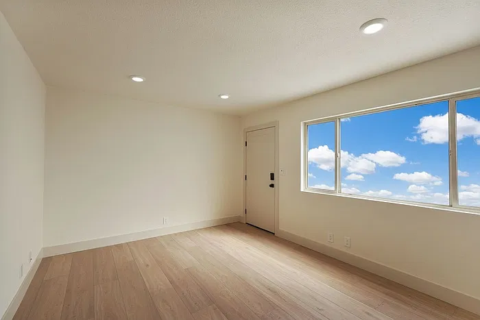 2 bed, 1.0 bath, 700 sqft, $1,995 — Photo 1