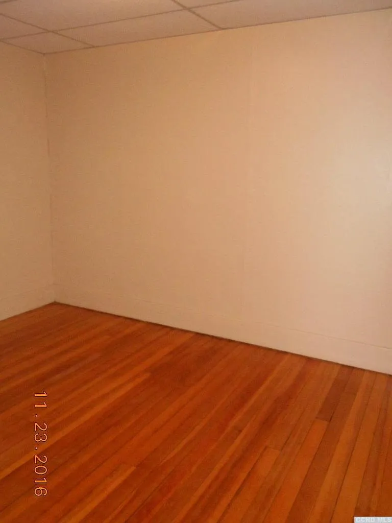 1 bed, $1,080 — Photo 4