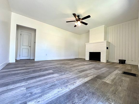2nd image of 1702 E Belle Ave
