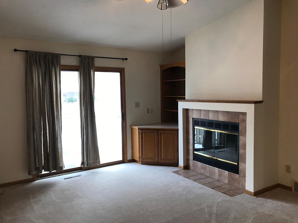 2nd image of 1734 N Maxwell Ave #1738