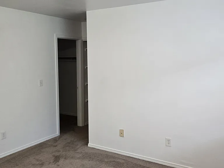 620 SW 155th St #1A — Photo 5