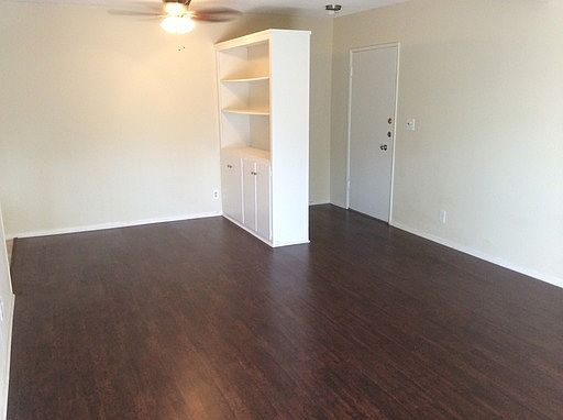 4th image of 8427 Balboa Blvd APT 12A