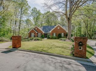 1045 Larosa Dr, Lawrenceville, GA 30043