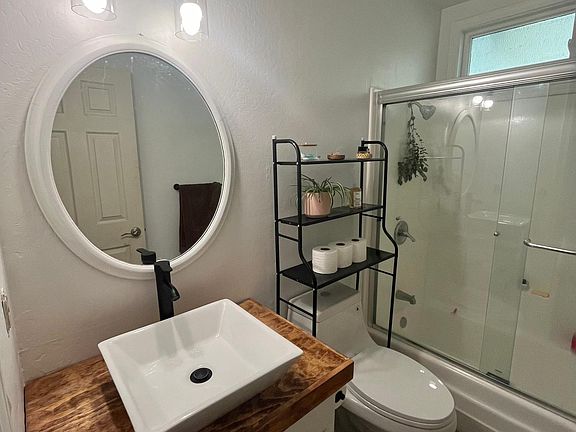 3rd image of 17408 Meadow View Dr