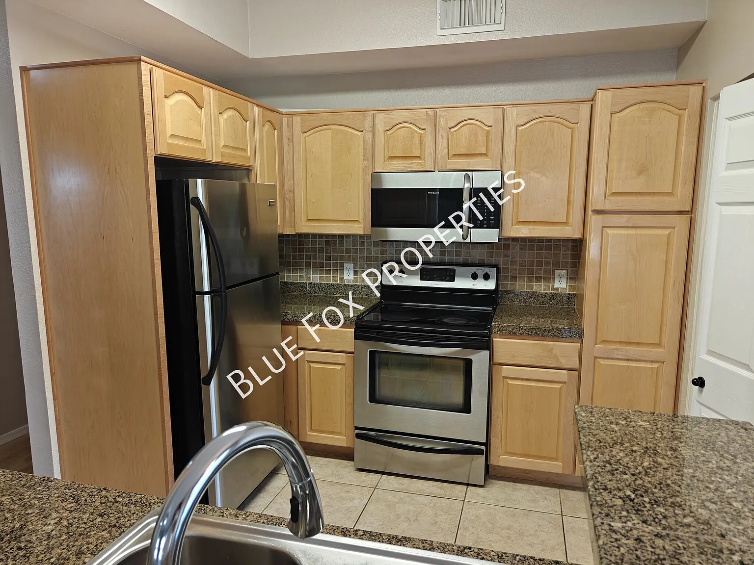 2 Bedroom, 2 Bathroom Condo in La Reserve — Photo 2